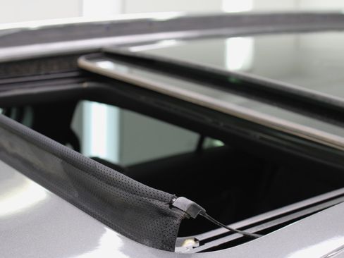 Used 2018 Ford Explorer Limited image 26