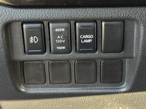 Used 2017 Nissan Titan SV image 20