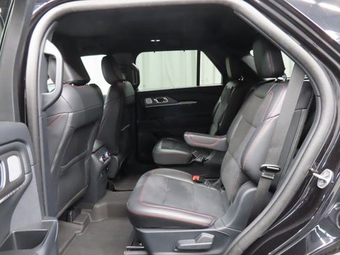 Used 2025 Ford Explorer ST image 10