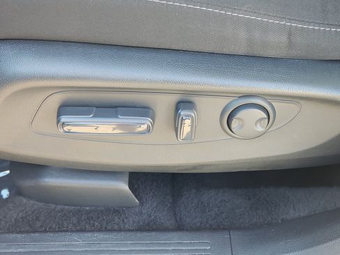 Used 2025 Honda CR-V EX image 14
