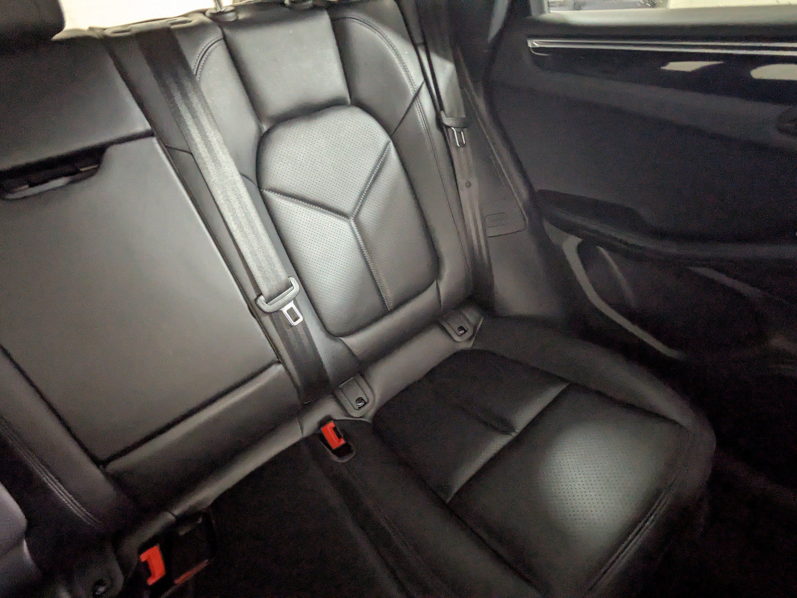Used 2026 Porsche Macan AWD/4WD image 16