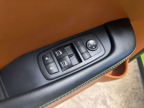 Used 2019 Dodge Challenger SRT Hellcat Redeye image 19