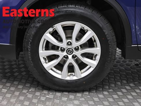 Used 2020 Nissan Rogue SV AWD/4WD image 33