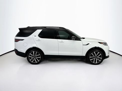 Used 2024 Land Rover Discovery Dynamic SE AWD/4WD image 4