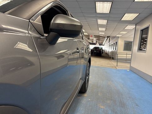 Used 2023 Nissan Rogue SV image 15