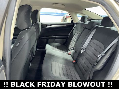 Used 2019 Ford Fusion SE image 16