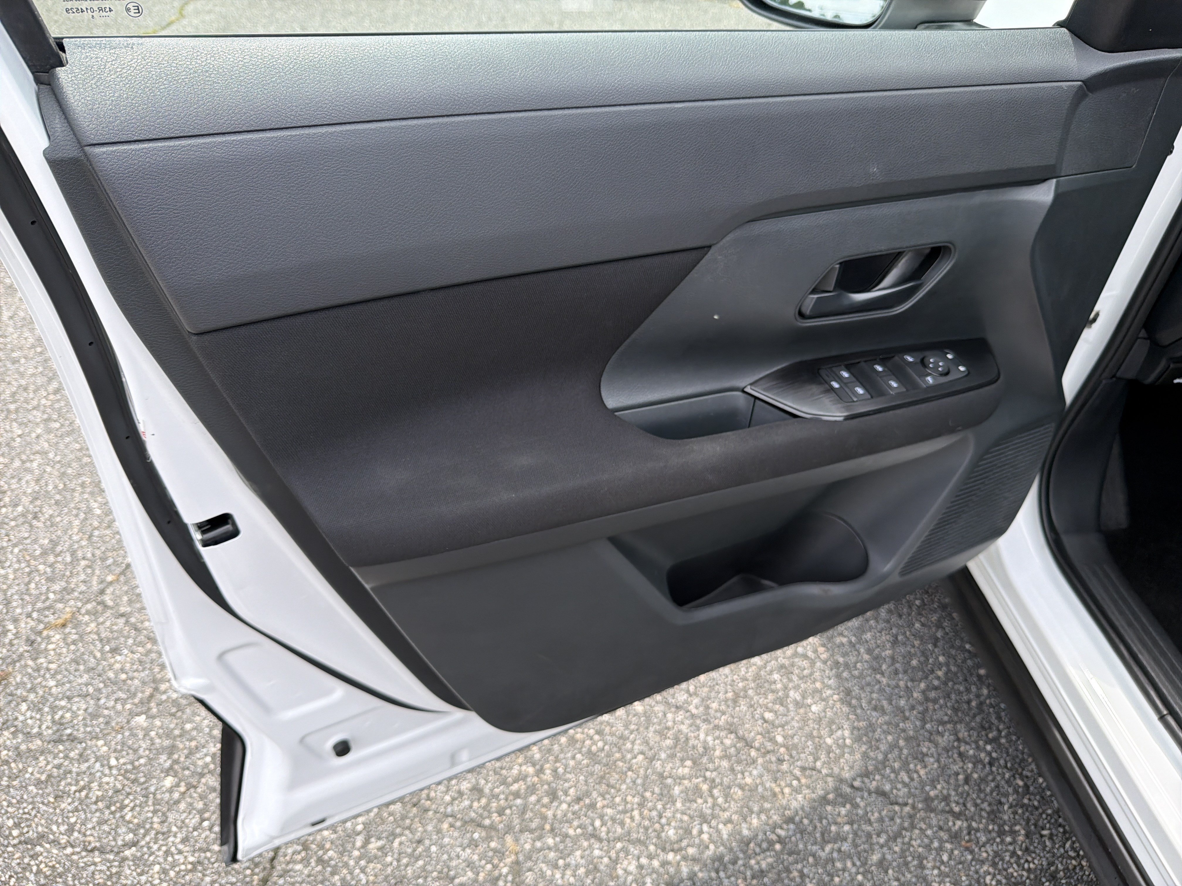 Used 2025 Nissan Kicks S FWD image 10