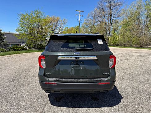 Used 2022 Ford Explorer XLT AWD/4WD image 8