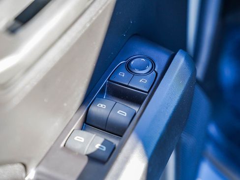 Used 2024 Chevrolet Colorado Trail Boss w/ Technology Package image 20