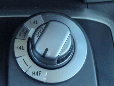 Used 2016 Toyota 4Runner Limited image 39