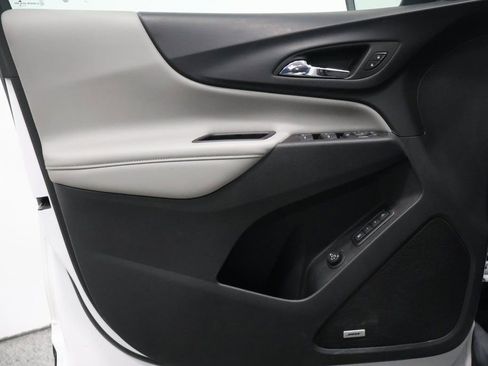 Used 2019 Chevrolet Equinox Premier image 12