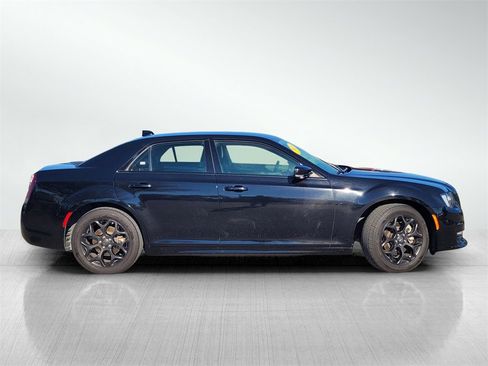 Used 2022 Chrysler 300 Touring L image 3