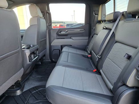 Used 2025 Chevrolet Silverado 1500 ZR2 w/ Technology Package AWD/4WD image 15