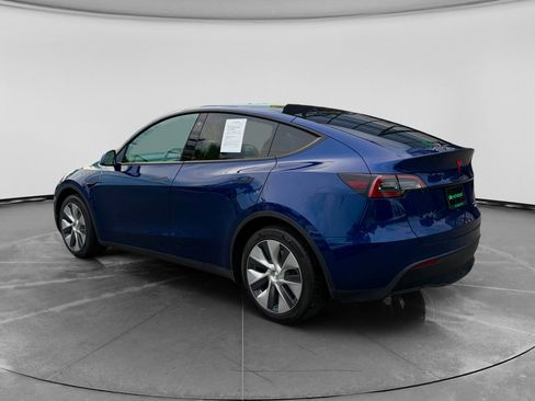Used 2022 Tesla Model Y Long Range AWD/4WD image 2
