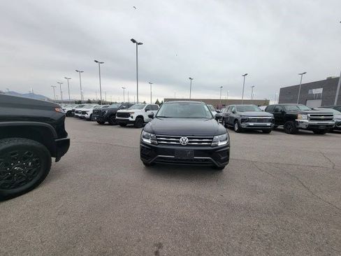 Used 2020 Volkswagen Tiguan SE w/ Panoramic Sunroof Package image 3