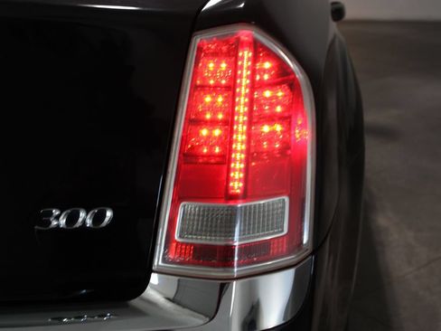 Used 2012 Chrysler 300 RWD image 45