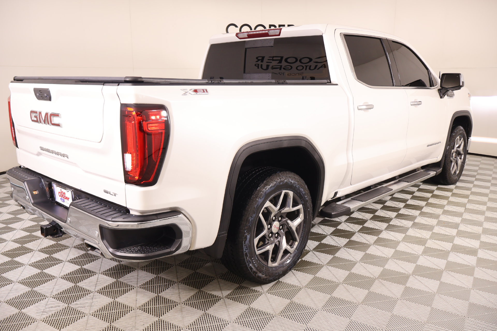 Used 2024 GMC Sierra 1500 SLT w/ SLT Premium Plus Package AWD/4WD image 22