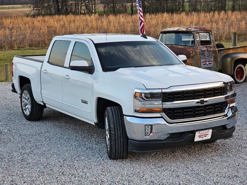 Used 2017 Chevrolet Silverado 1500 LT w/ Texas Edition image 13