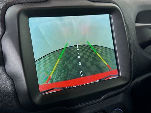 Certified 2023 Jeep Renegade Altitude image 22