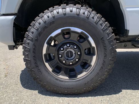 New 2025 Ford F350 Platinum w/ Tremor Off-Road Package image 12