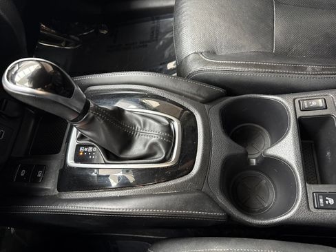 Used 2019 Nissan Rogue SL FWD image 29