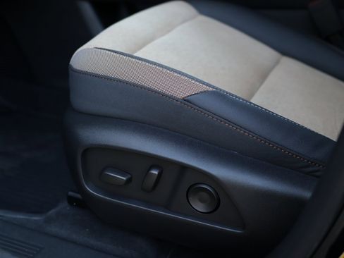 New 2026 Chevrolet Equinox ACTIV w/ Convenience Package III image 24