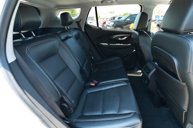 Used 2022 GMC Terrain SLT w/ Infotainment Package II FWD image 33
