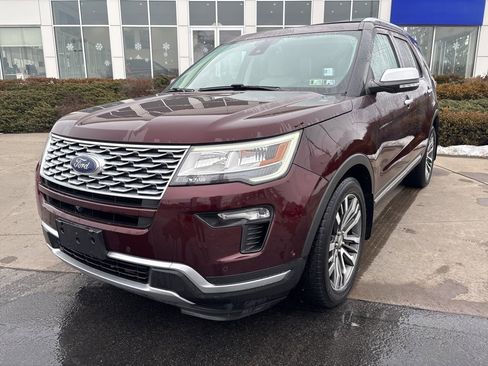 Used 2019 Ford Explorer Platinum image 2