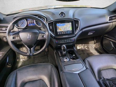 Used 2017 Maserati Ghibli image 17