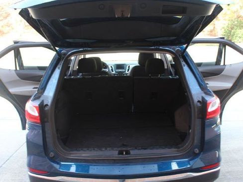 Used 2021 Chevrolet Equinox LT FWD image 19