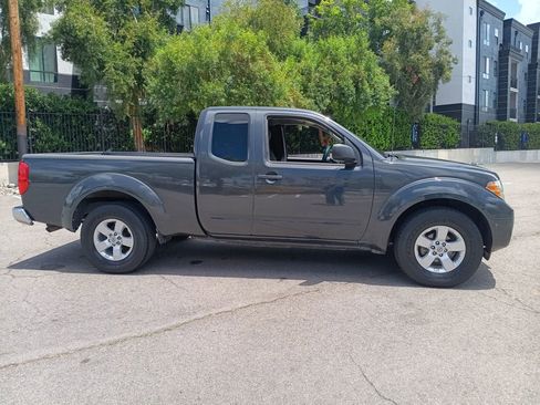 Used 2012 Nissan Frontier SV RWD image 4