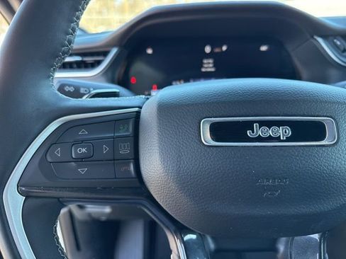 Certified 2023 Jeep Grand Cherokee L Laredo image 36