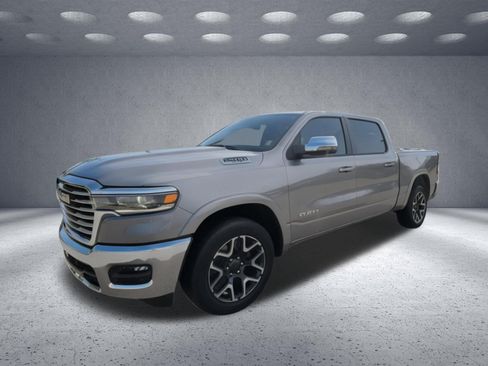 Used 2025 RAM 1500 Laramie AWD/4WD image 7