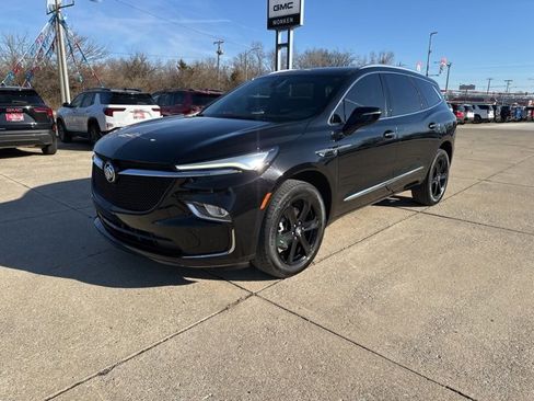 Used 2023 Buick Enclave Essence w/ Sport Touring Edition image 7