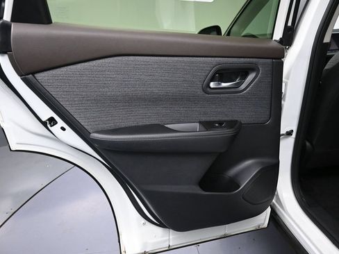 Used 2023 Nissan Rogue SV AWD/4WD image 25