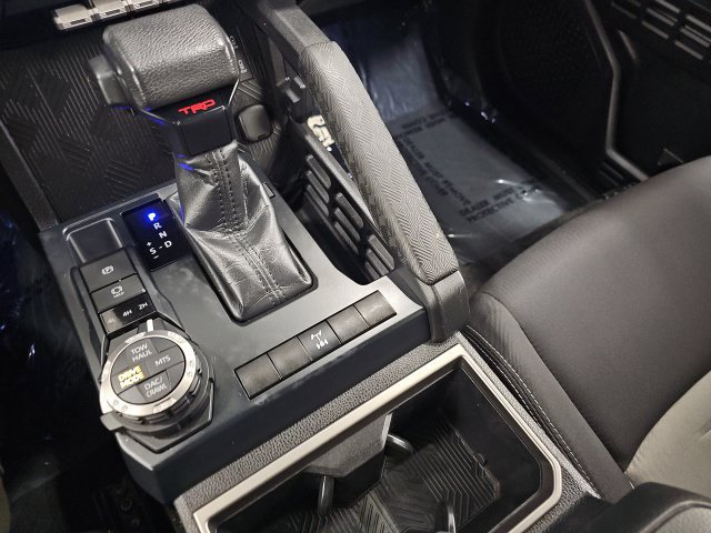 Certified 2025 Toyota Tacoma TRD Off-Road AWD/4WD image 22