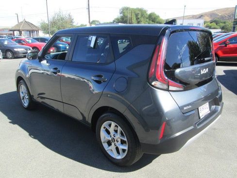 Used 2023 Kia Soul LX w/ Option Group 015 image 4