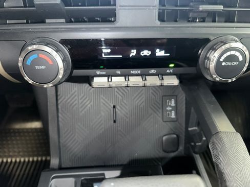 Used 2024 Toyota Tacoma SR AWD/4WD image 14