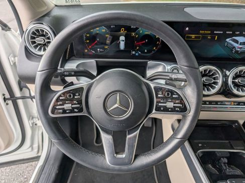 Used 2022 Mercedes-Benz GLB 250 image 18