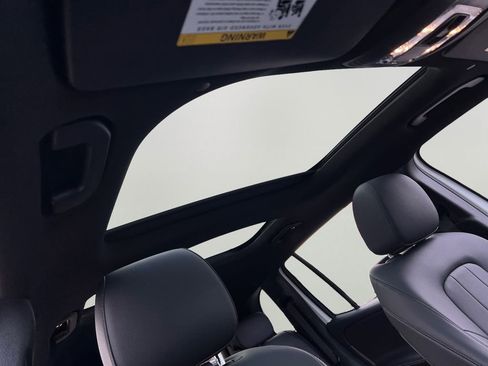 Used 2022 Mercedes-Benz GLB 250 4MATIC image 7