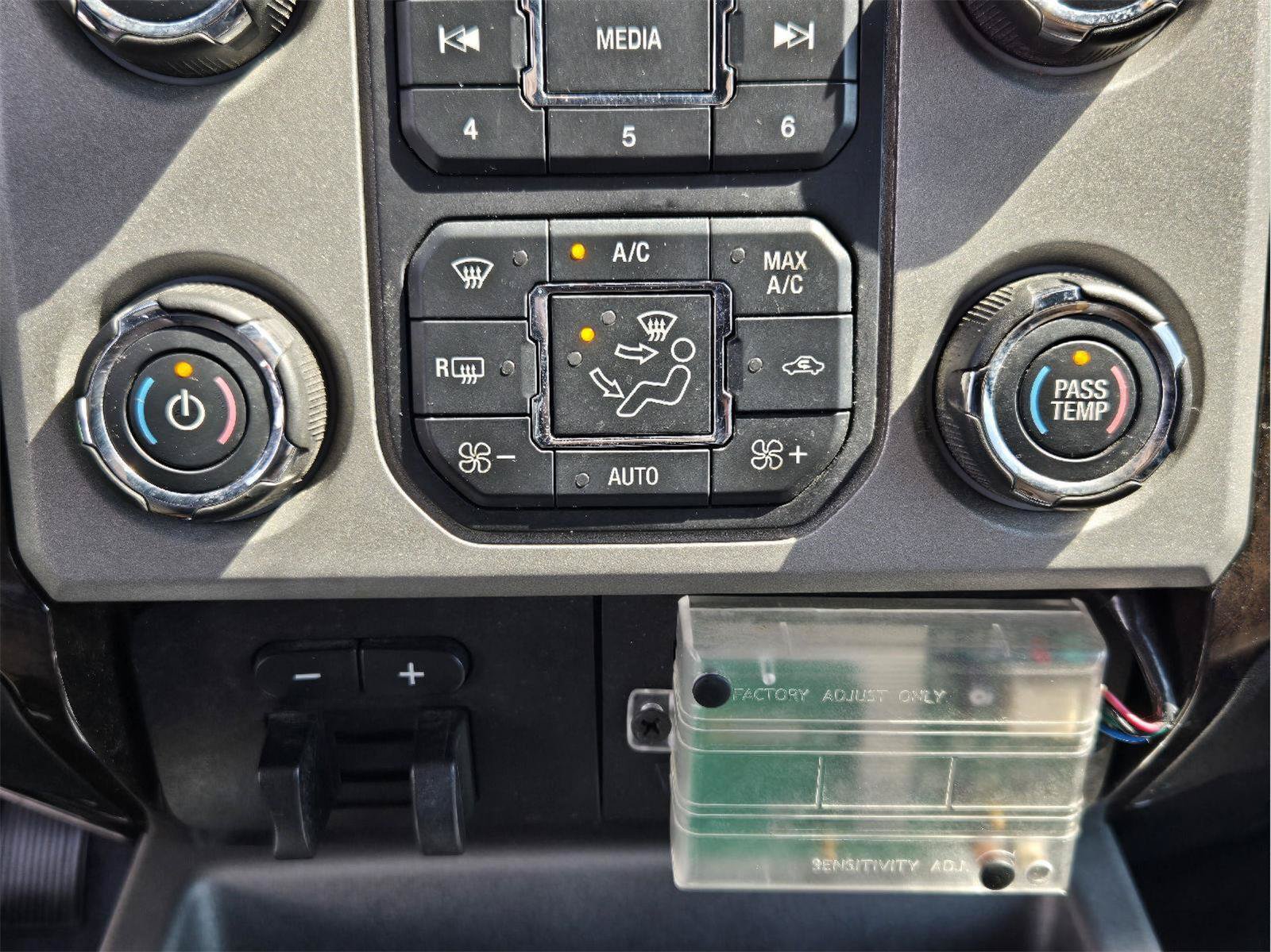 Used 2013 Ford F350 Platinum w/ FX4 Off Road Pkg AWD/4WD image 18