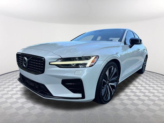 Used 2022 Volvo S60 B5 Momentum w/ Climate Package FWD image 1