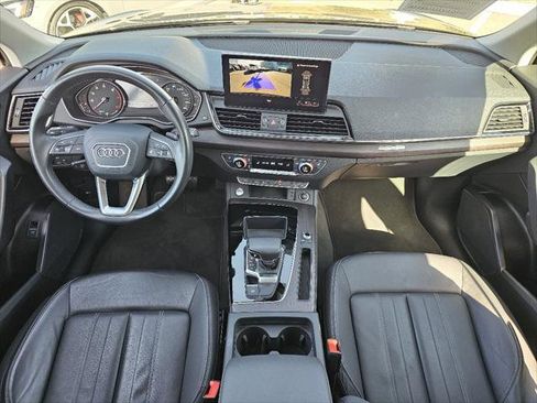 Used 2023 Audi Q5 2.0T Premium w/ Convenience Package image 4