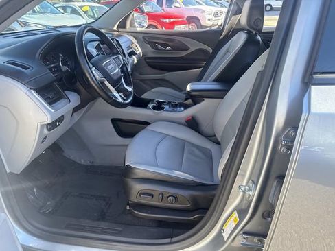 Used 2023 GMC Terrain SLT image 21