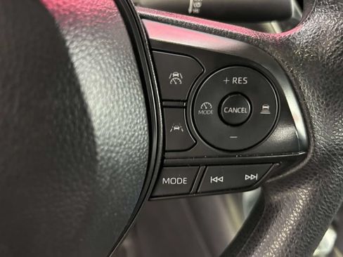 Used 2025 Toyota Corolla LE FWD image 20