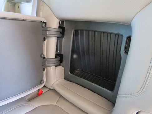 Used 2019 Chevrolet Silverado 1500 LTZ image 24