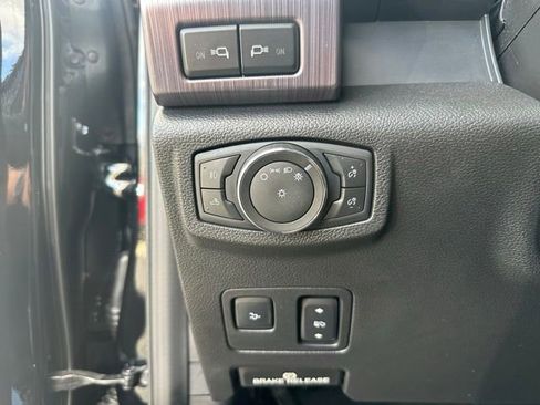 Used 2021 Ford F250 Limited w/ FX4 Off-Road Package image 27