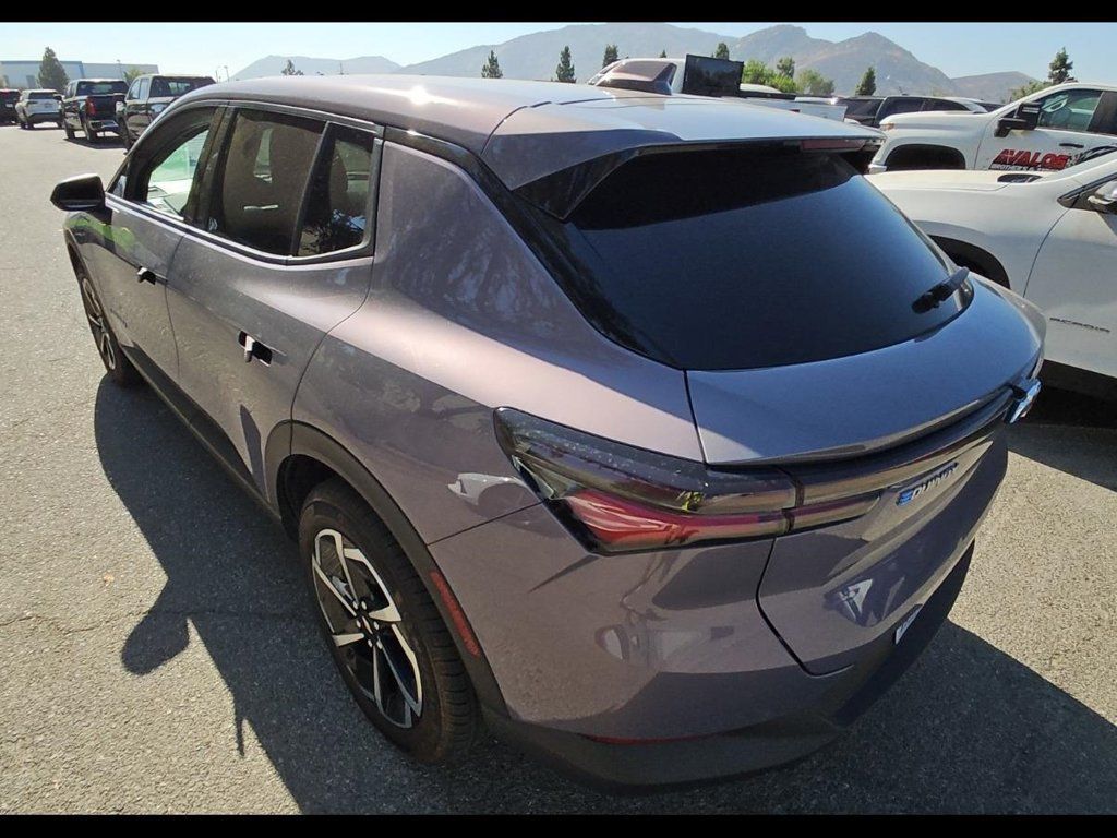 Used 2025 Chevrolet Equinox EV LT FWD image 4