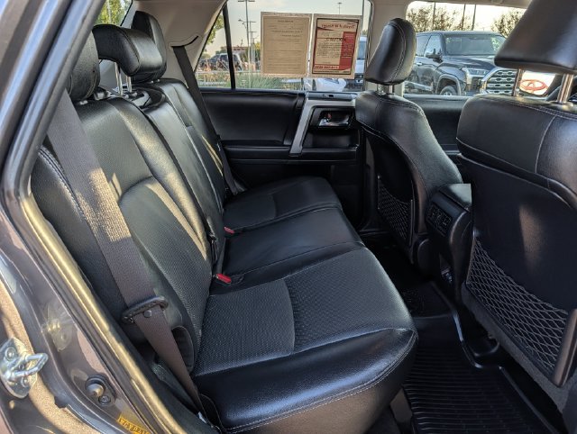 Used 2022 Toyota 4Runner Limited AWD/4WD image 32