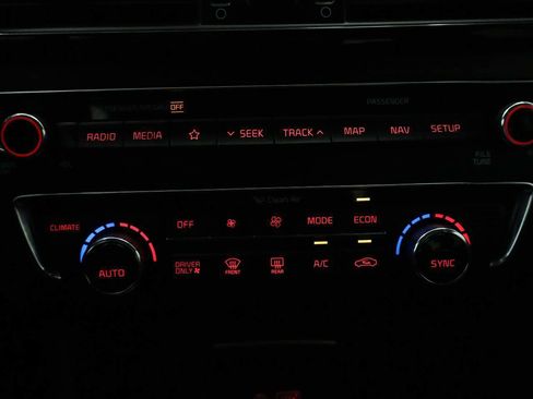 Used 2019 Kia Optima EX w/ Technology Package image 11